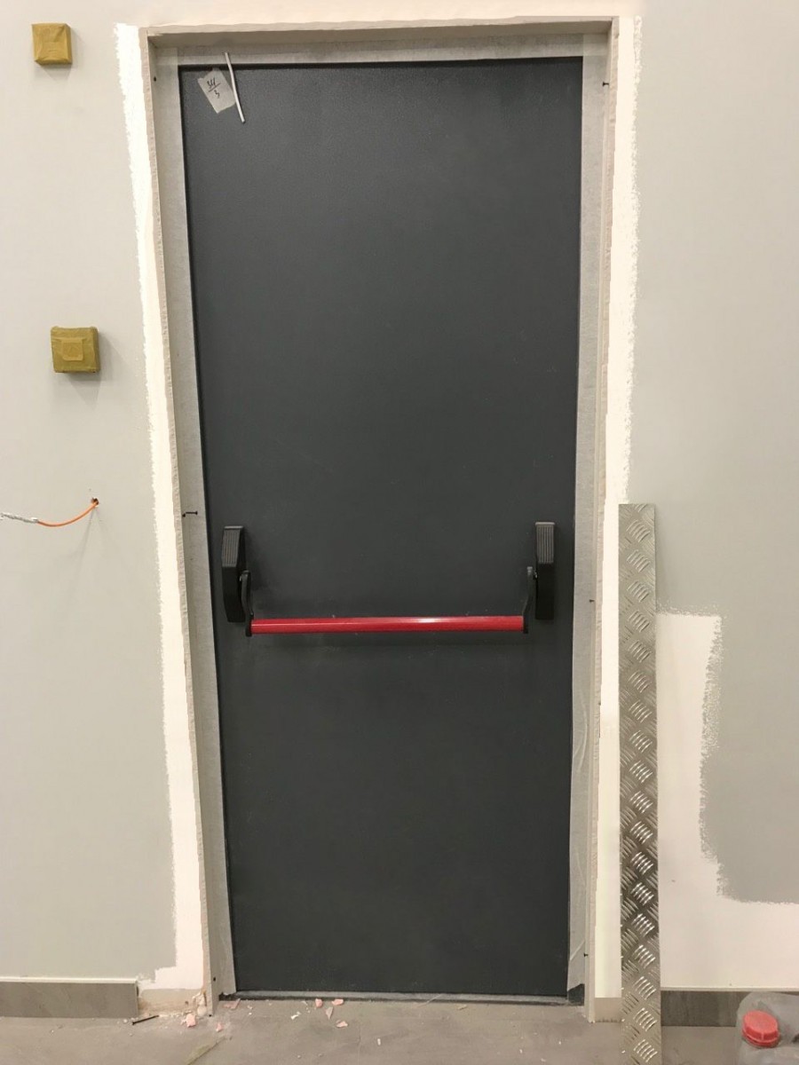 Противопожарная дверь с антипаникой EI-60